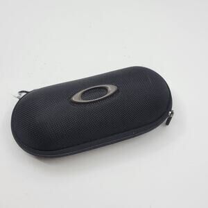 Oakley semi-soft black vault sunglasses eyeglasses case zipped. Case only